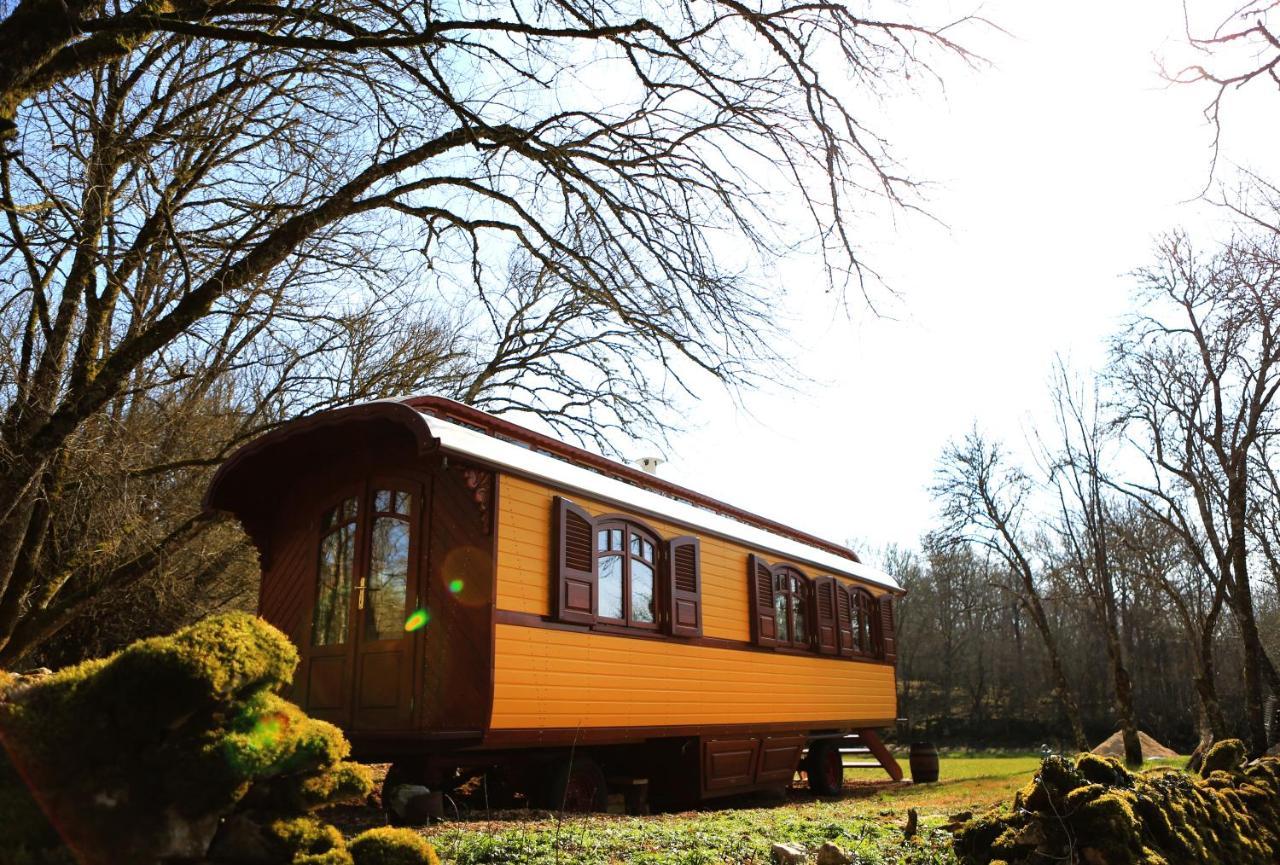 Les Roulottes Du Lot Bed & Breakfast กรามาต์ ภายนอก รูปภาพ